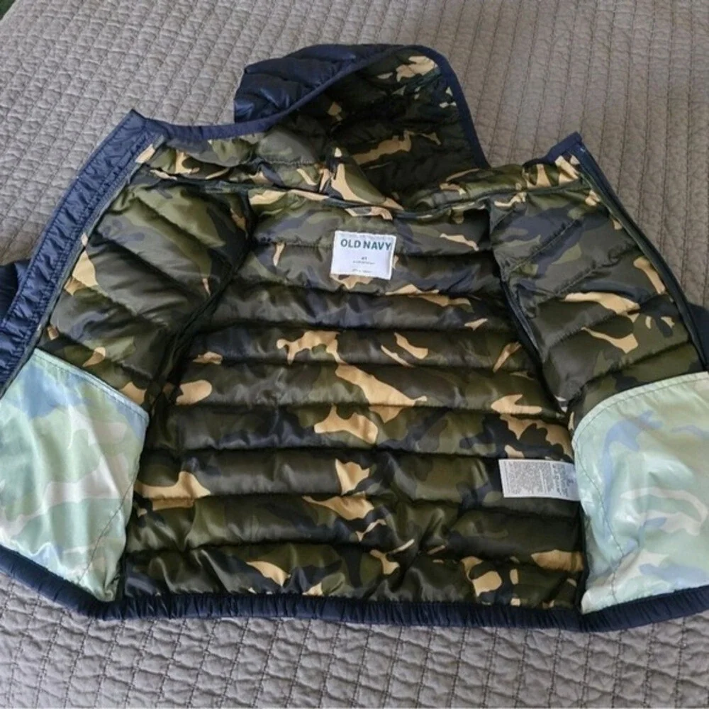 Old Navy Boys Navy Blue Camo Lined Puffer Jacket Size 4T‎